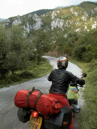 R1100GS on unpaved road, with Ortlieb bags