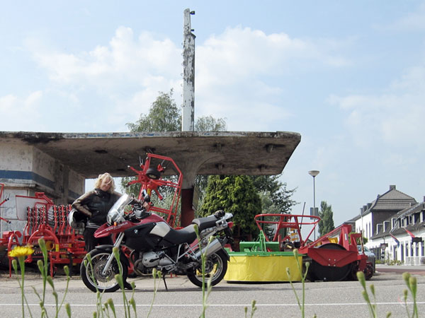 BMW R1200GS and tractor supplies